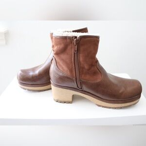 Universal Thread Boots Womens 6.5 Ankle Bootie Brown Faux Leather Block Heels